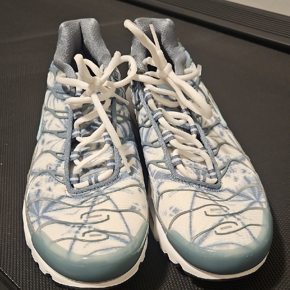 Nike Men's Artistic Blue and White Sneakers - Picture 2 of 4